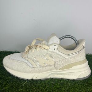 New Balance 997 Size 9 Lifestyle Shoe Beige/Suede - Men 8.5/ Women 10